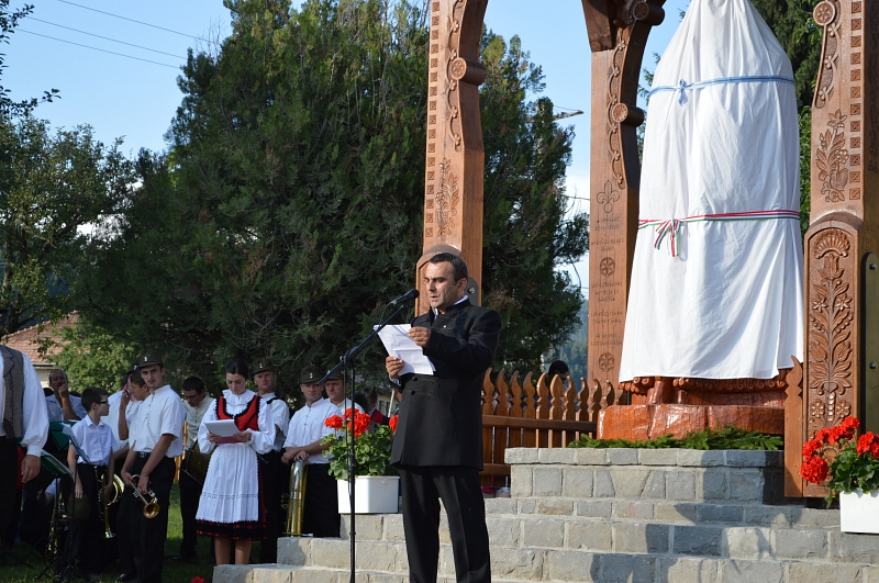 Csomortánban felavatták a Kárpátok őre emlékművet