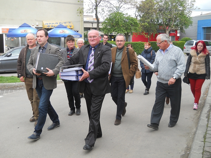 Szatmár megye: leadták a jelöltállításhoz szükséges aláírásokat